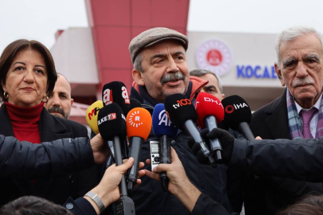 Sinemadan siyasete uzanan bir hayat: Sırrı Süreyya Önder hayatını kaybetti 7